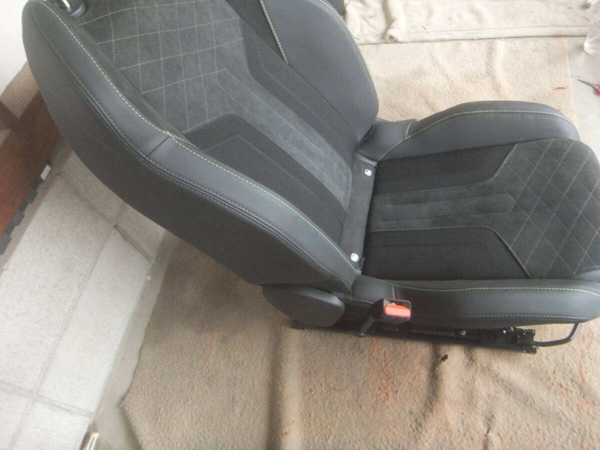 (プジョー 208 GT P21HN05) 左 フロントシート 助手席_画像4