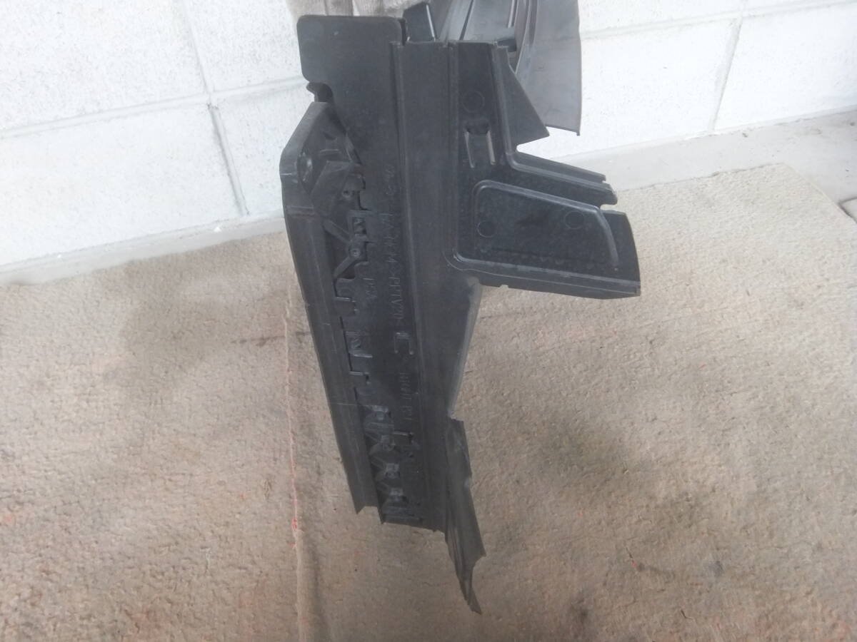 (プジョー 208　GT P21HN05)　フロント ラジエーター エアインテーク　フラップモーター_画像9