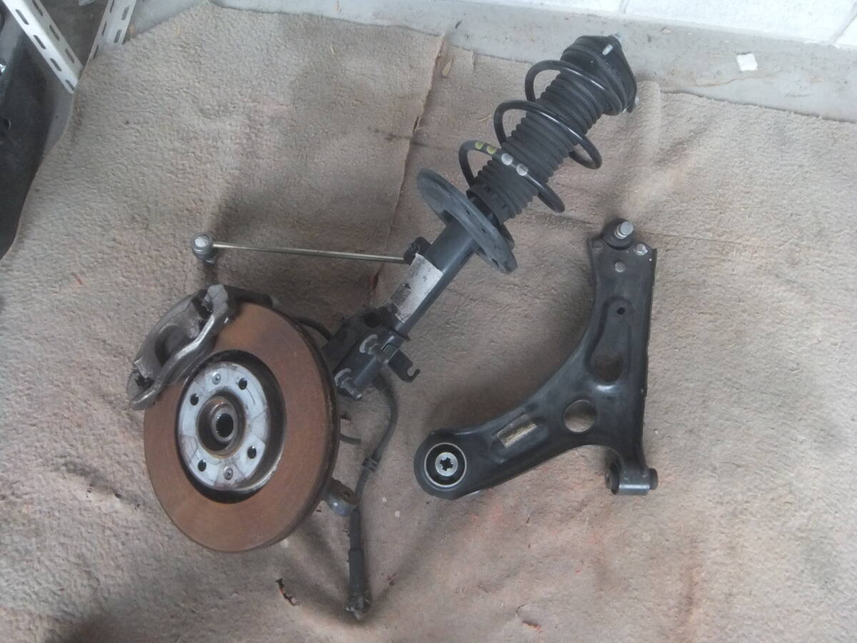 (プジョー 208　GT P21HN05)　左 フロント ストラット ナックル ロアアーム_画像1