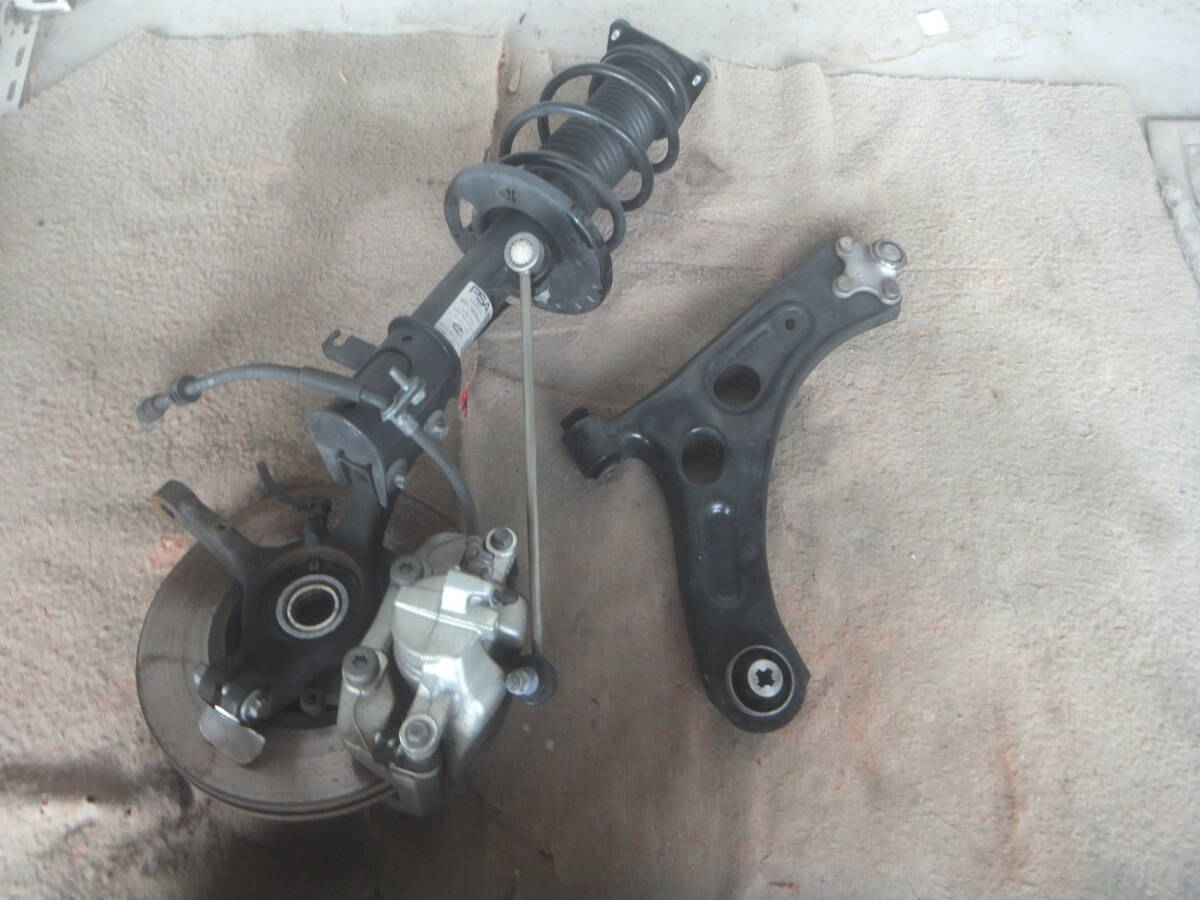 (プジョー 208　GT P21HN05)　左 フロント ストラット ナックル ロアアーム_画像6