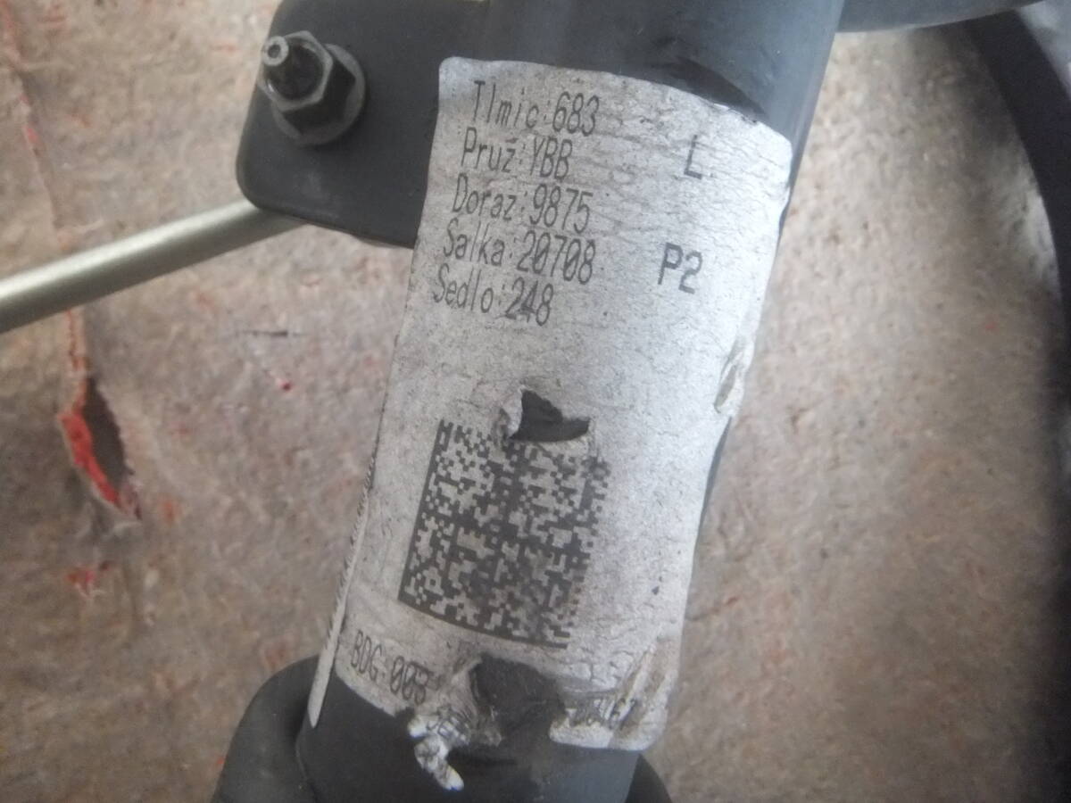 (プジョー 208　GT P21HN05)　左 フロント ストラット ナックル ロアアーム_画像3