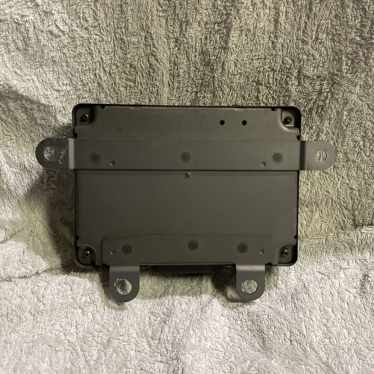 ★三菱 ジープ エミッション バキューム コントロールユニット MC898783 K8T74771 コンピューター_画像2