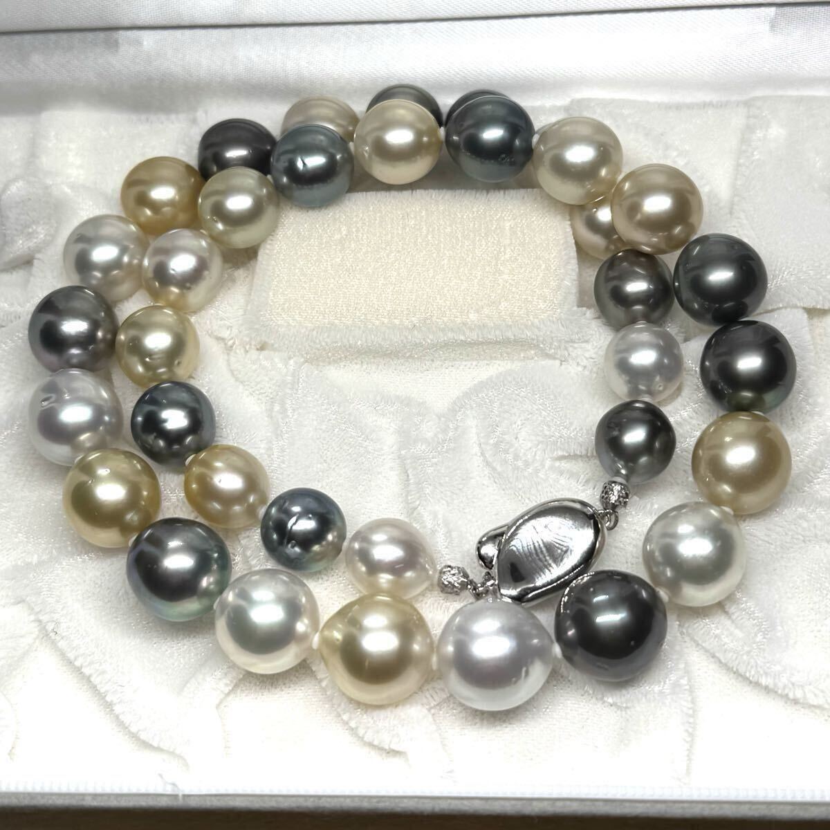 【テリ最強】 白蝶真珠 黒蝶真珠 マルチカラー ネックレス シルバー ビーンズ金具 約10〜13mm 81.8g 本真珠 パール pearl necklace 南洋_画像5