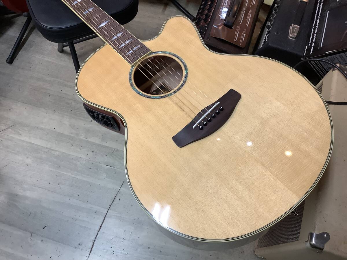 鳴りのいいYamahaエレアコ　操作性のいい単板で生なりもいいエレアコ　貴重なCPX1000 高性能ヤマハエレアコです。_画像1