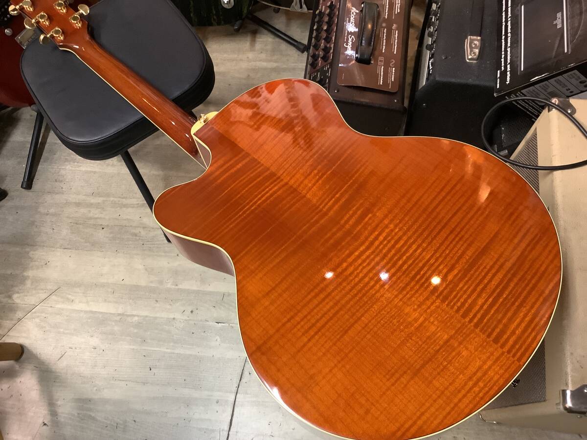 鳴りのいいYamahaエレアコ　操作性のいい単板で生なりもいいエレアコ　貴重なCPX1000 高性能ヤマハエレアコです。_画像7