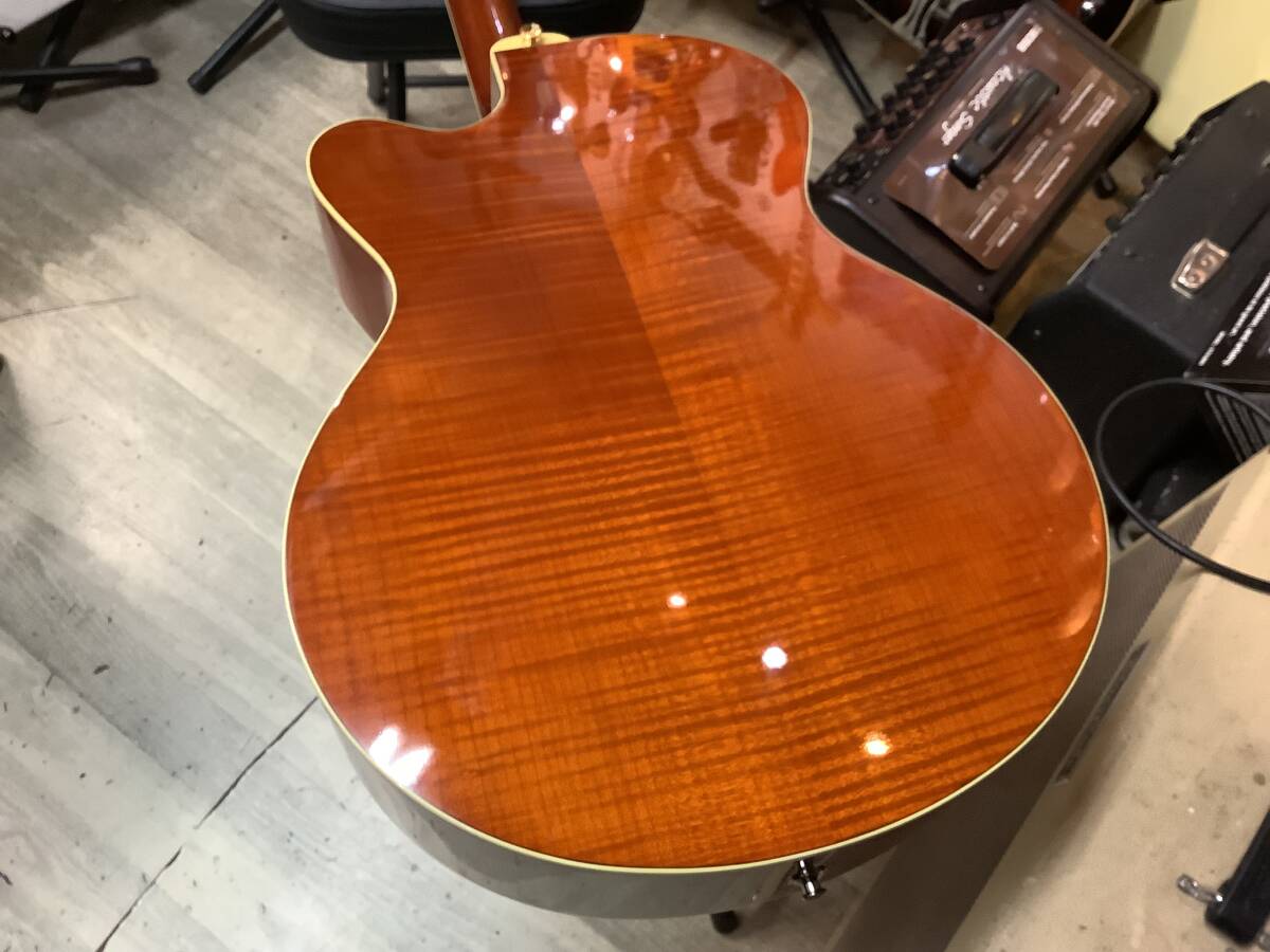 鳴りのいいYamahaエレアコ　操作性のいい単板で生なりもいいエレアコ　貴重なCPX1000 高性能ヤマハエレアコです。_画像8