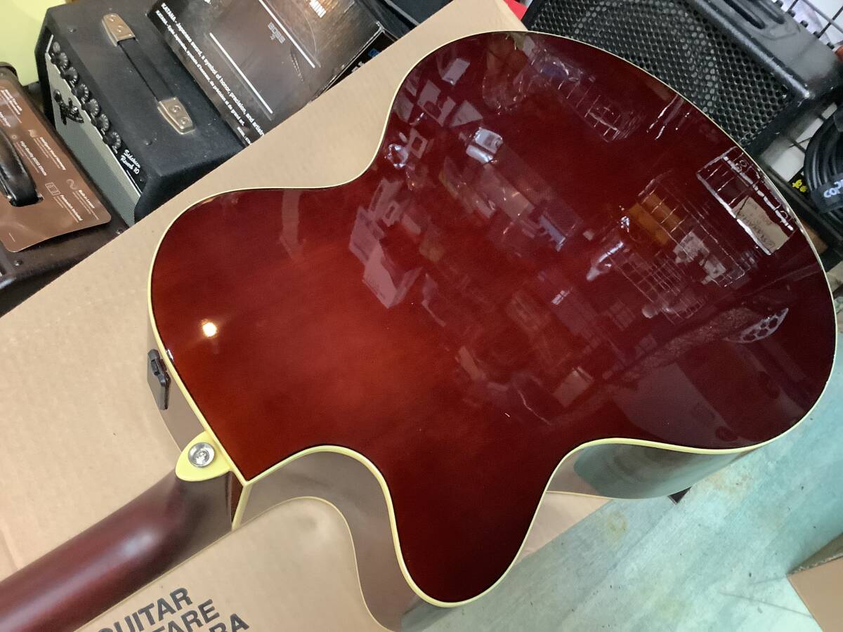 スリムネックで弾きやすいヤマハエレアコ Yamaha CPX600 高性能マイク付き 抱えやすいエレアコです。_画像5