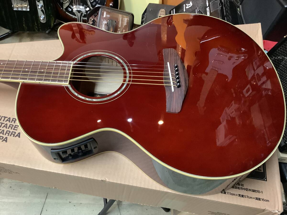 スリムネックで弾きやすいヤマハエレアコ Yamaha CPX600 高性能マイク付き 抱えやすいエレアコです。_画像2