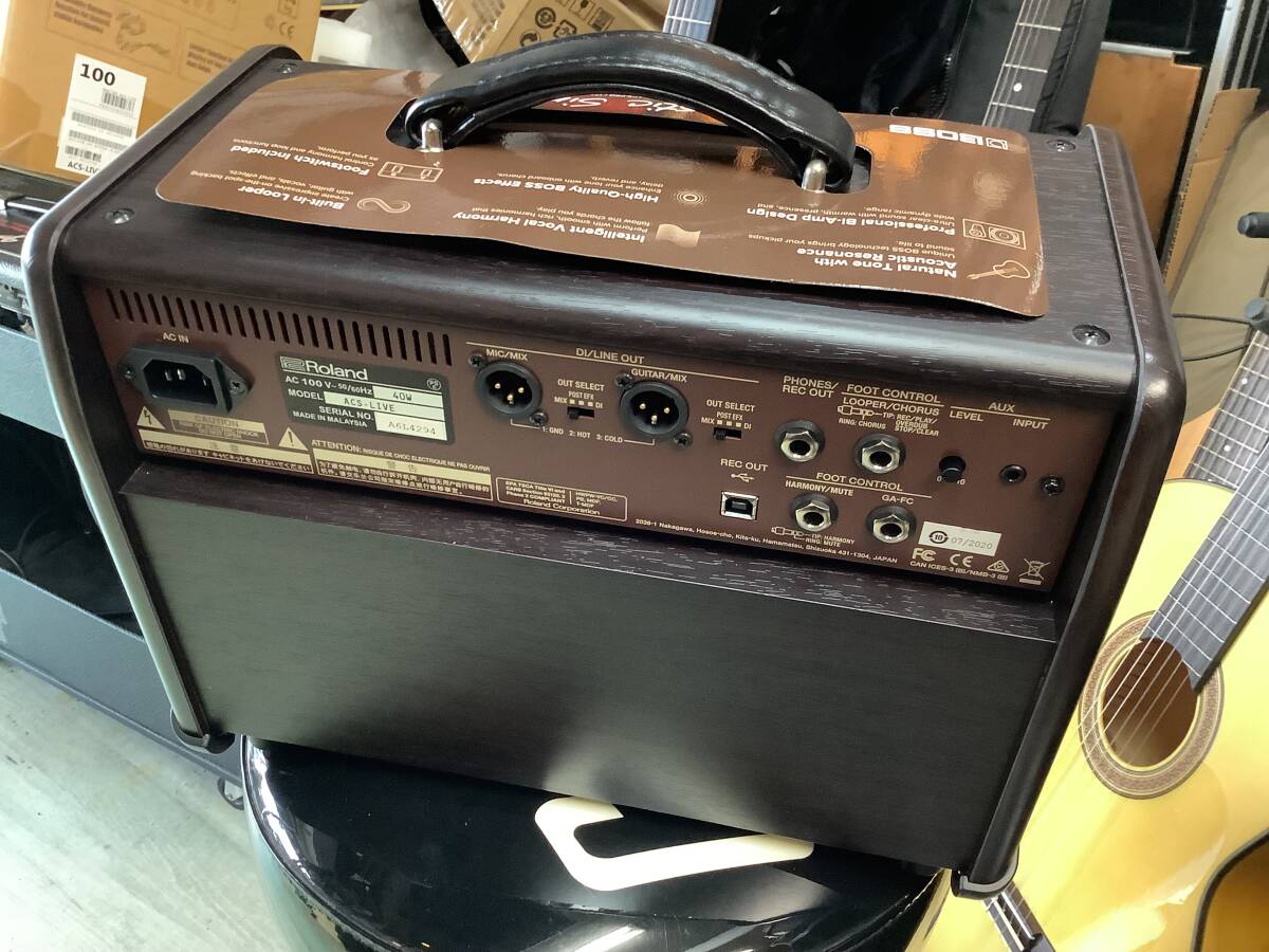  акустическая гитара звук . красивый . мощность eko - эффект . выдающийся Vocal Mike . в то же время можно использовать превосходит было использовано акустический усилитель 