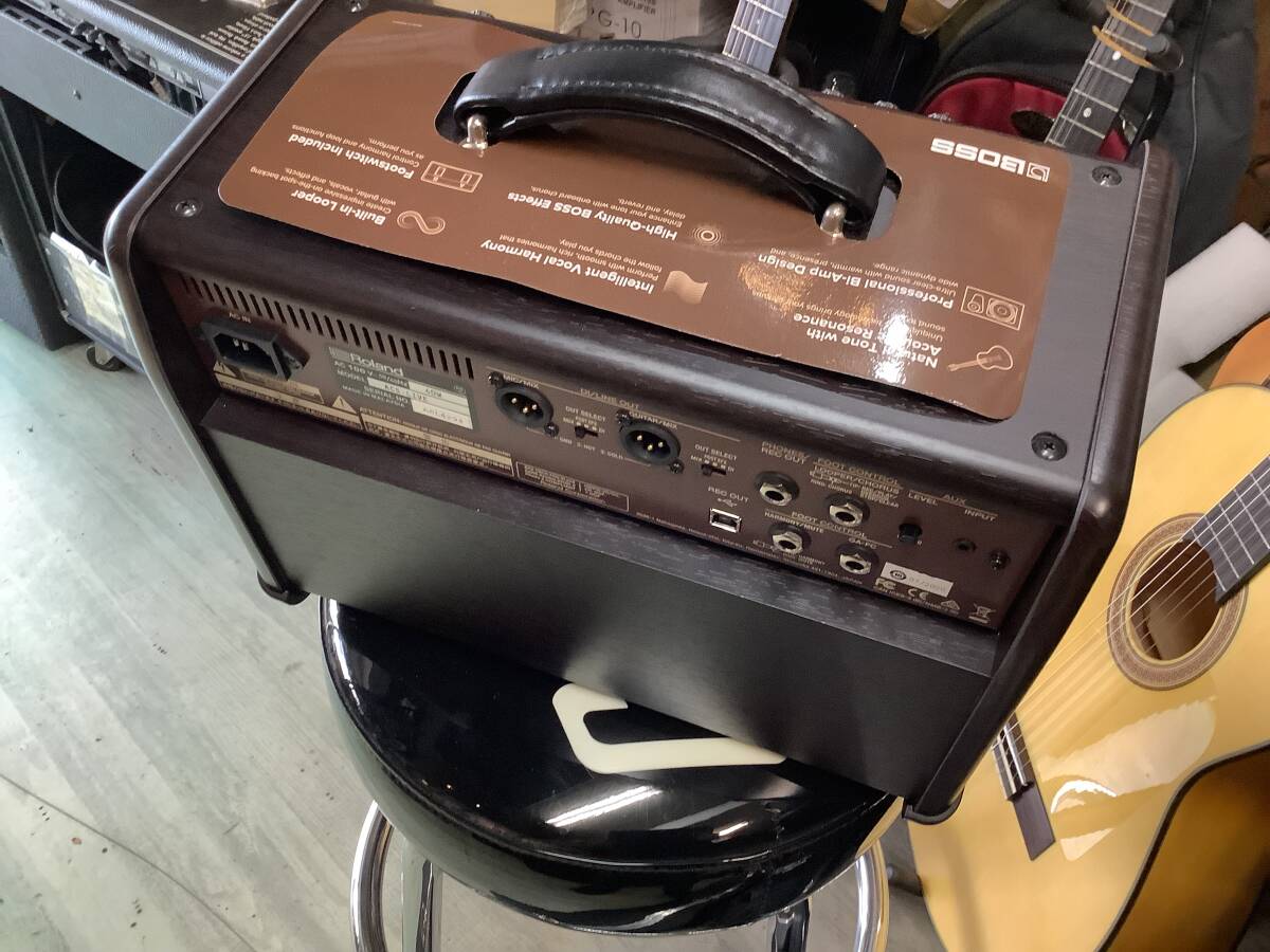  акустическая гитара звук . красивый . мощность eko - эффект . выдающийся Vocal Mike . в то же время можно использовать превосходит было использовано акустический усилитель 