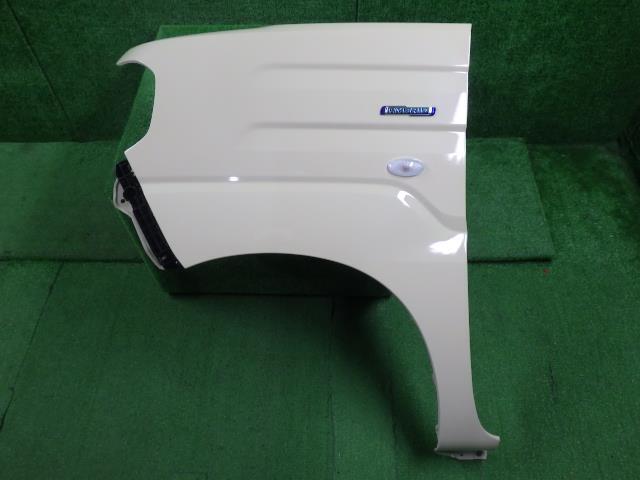 スペーシア 5AA-MK94S 左Fフェンダー ZVG ベージュ 57711-53U00 9137_画像1