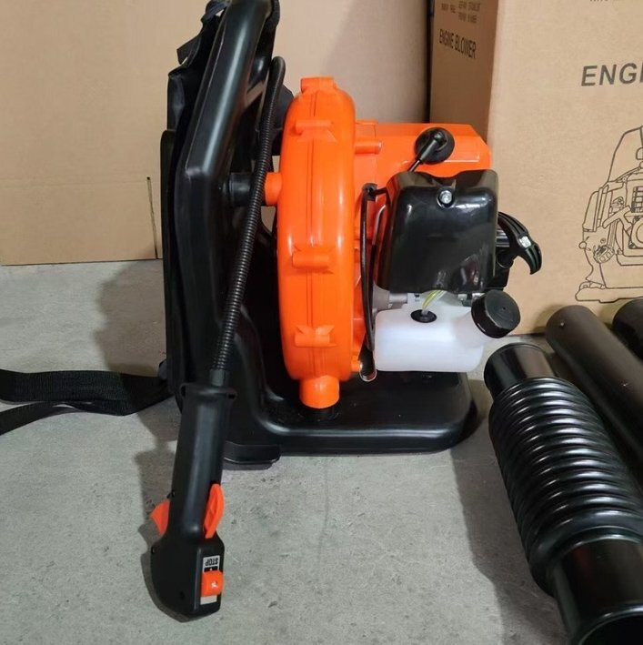 エンジンブロワー 背負い式 最強42.7cc 2サイクル ガソリンエンジンブロワー 落ち葉掃除機 ハイパワー ブロア 枯葉 消火器 送風機 除雪機_画像5