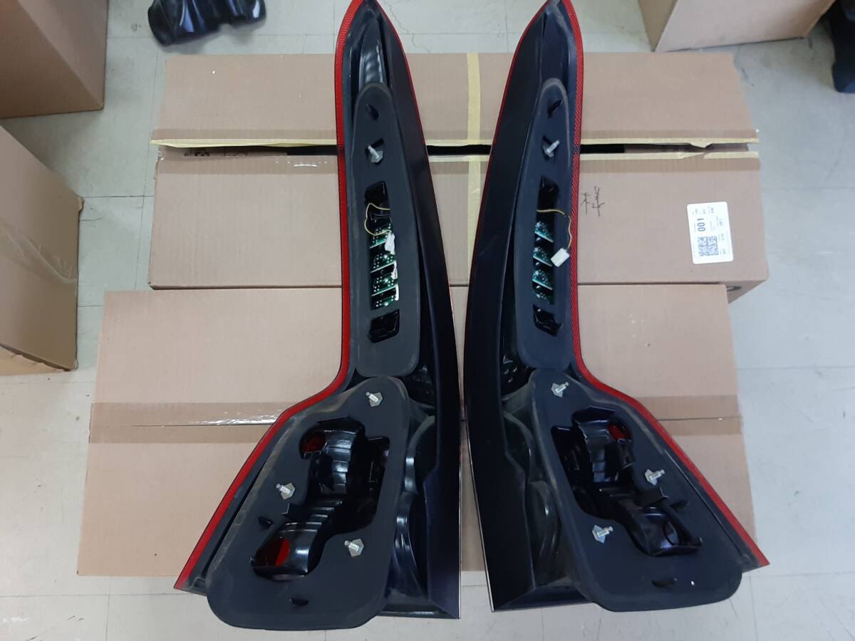 * Volvo оригинальный *V50 задний фонарь * левый и правый в комплекте оригинальный товар номер 30763509|30763510