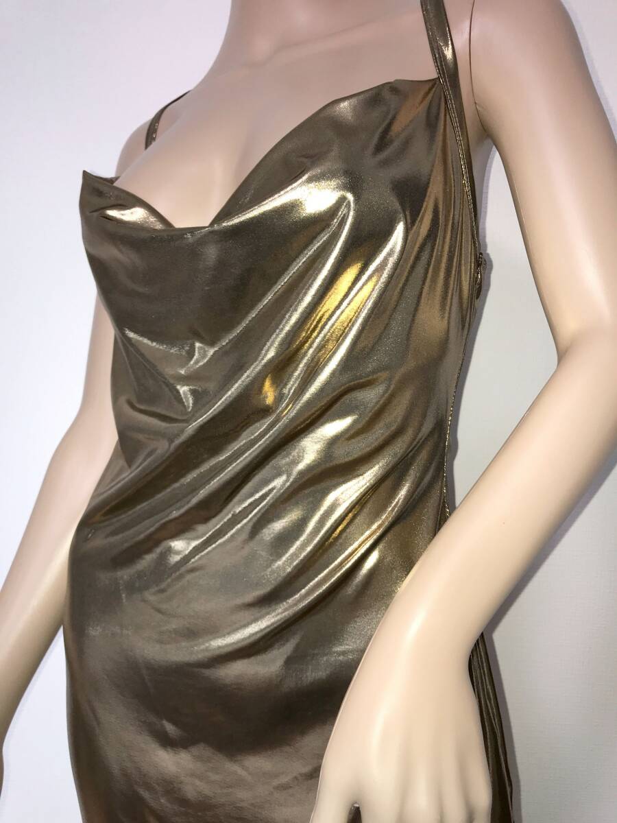 ♪◇SHEIN　ゴールド・メタリックの光沢のあるとてもセクシー・ドレス・サイズ大き目・新品_画像2