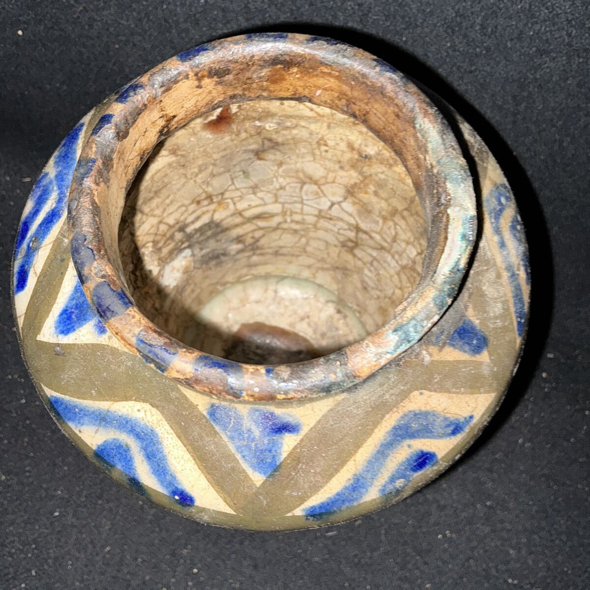 ペルシャ陶器 イスラム陶器 18世紀 飾り壷 花瓶 花入 中東アジア 染付 古陶磁 ペルシャ彩壺 イラン ペルシア 瑠璃彩文壷 _画像5