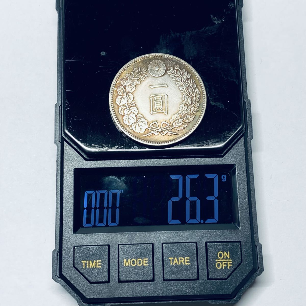 一圓銀貨 日本古銭 明治十九年 一円銀貨 一圓 銀貨 硬貨 貿易銀 菊紋 古銭 貨幣 コレクション 重さ:26.3g_画像6
