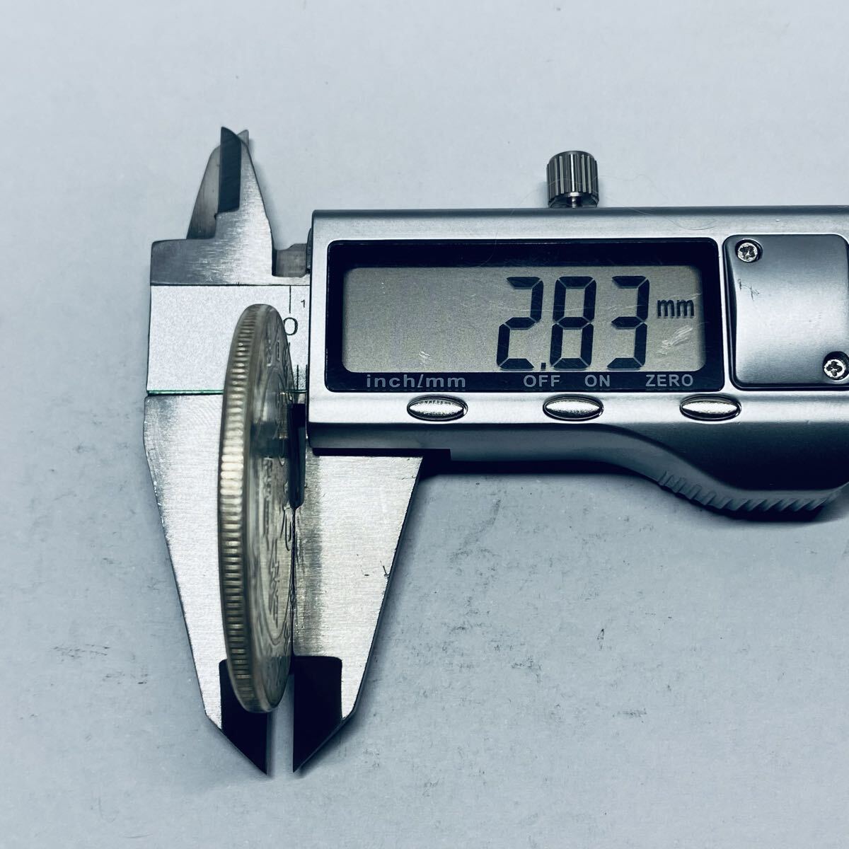 庫平七錢二分 光緒元寶 中国 清時 江南省 甲辰 中国古銭 古銭 コイン 銀貨 硬貨 龍紋 貿易銀 重さ26.3g_画像5