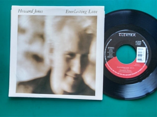 ★US45★ハワード・ジョーンズ「エヴァーラスティング・ラヴ」「ブルタリティ・オブ・ファクト」 美品 PS付き!!_画像1