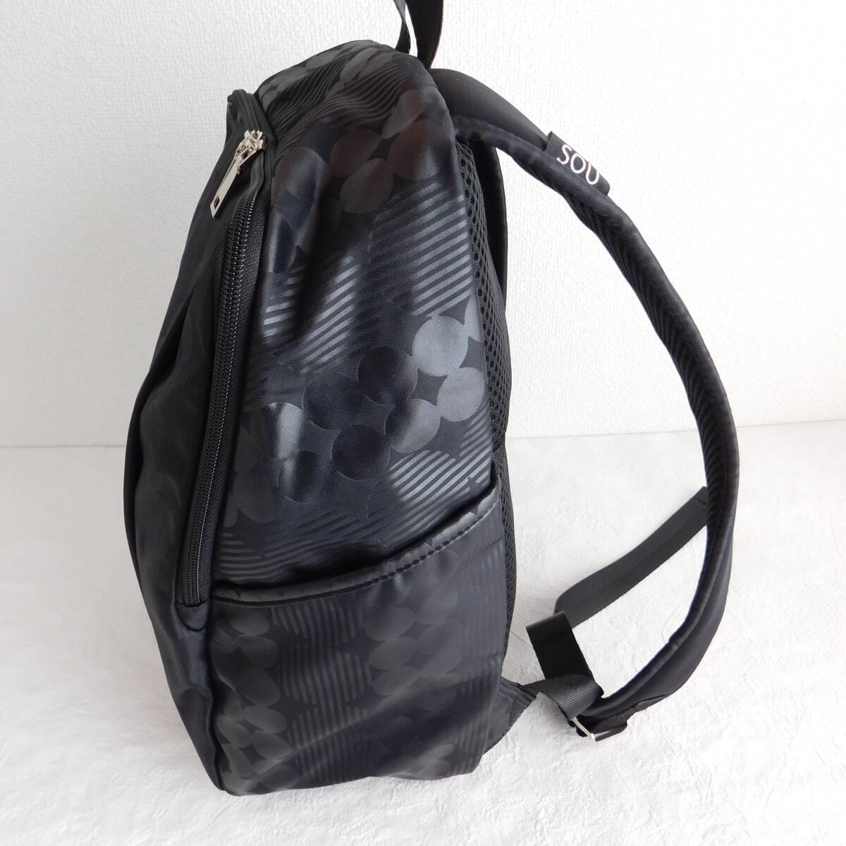 SOU★ソウ★新品同様★定価14080★人間工学★軽量★リュック★D842_画像3