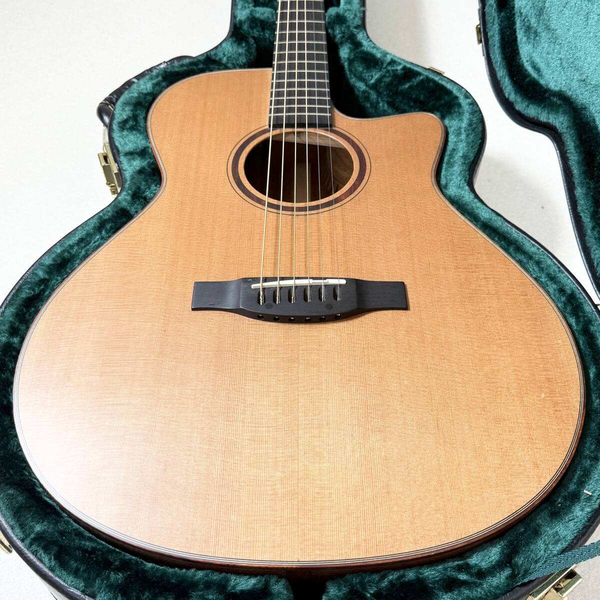 美品 Morris アコースティックギター S-92Ⅲ 日本製 単板 ハードケース 付属品付 モーリス_画像6