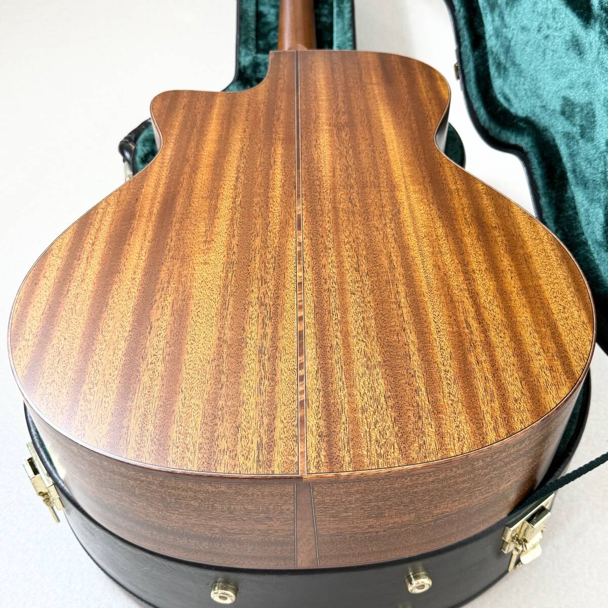 美品 Morris アコースティックギター S-92Ⅲ 日本製 単板 ハードケース 付属品付 モーリス_画像10