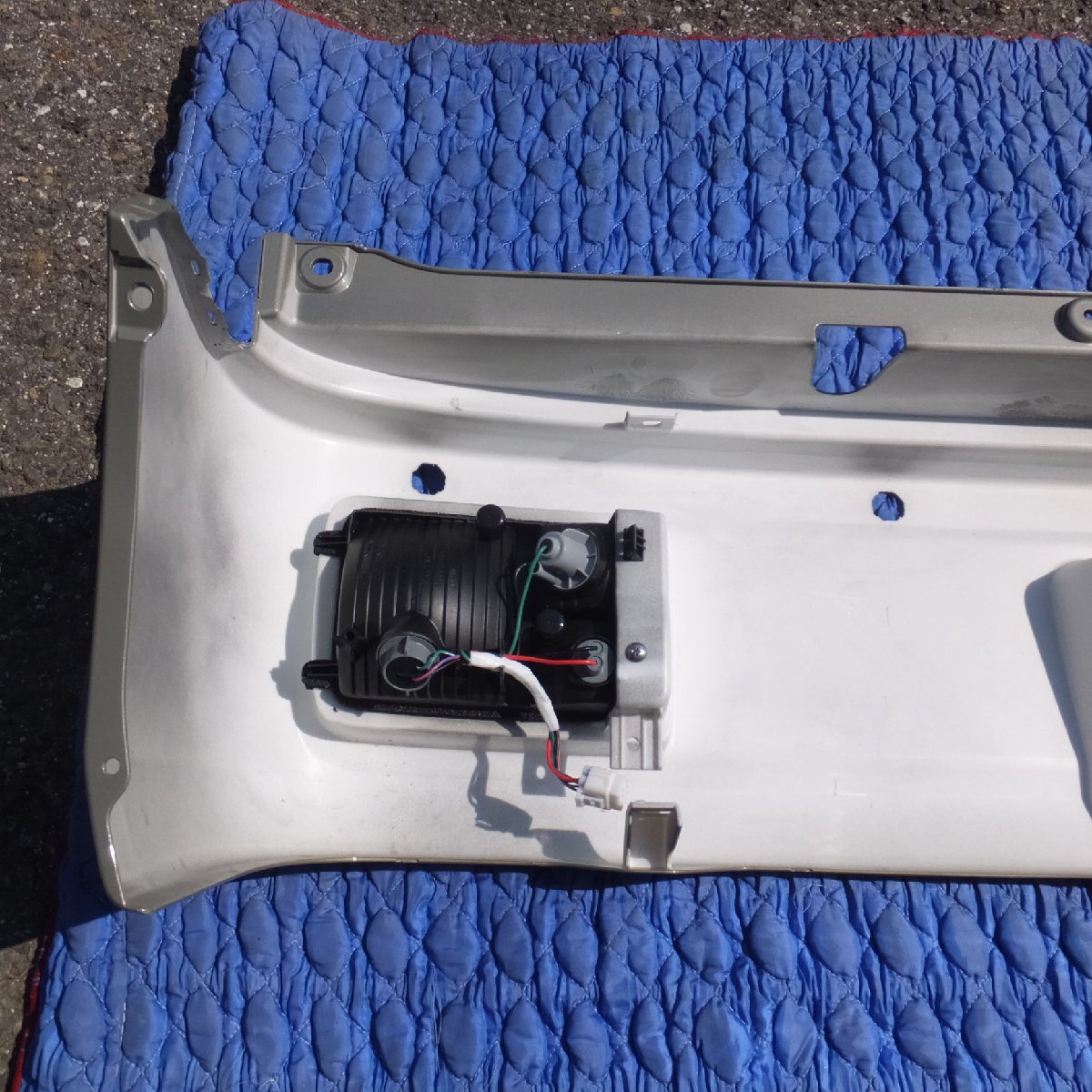 岐阜発 新車外し★日産 NISSAN 純正 クリッパー GX リアバンパー 71811-50T0 グレー系　テールライト 付　スズキ エブリィ OEM★_画像6