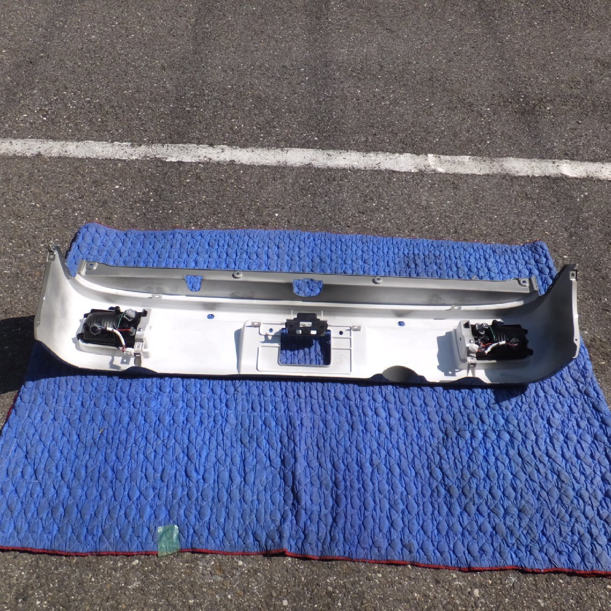 岐阜発 新車外し★日産 NISSAN 純正 クリッパー GX リアバンパー 71811-50T0 グレー系　テールライト 付　スズキ エブリィ OEM★_画像5
