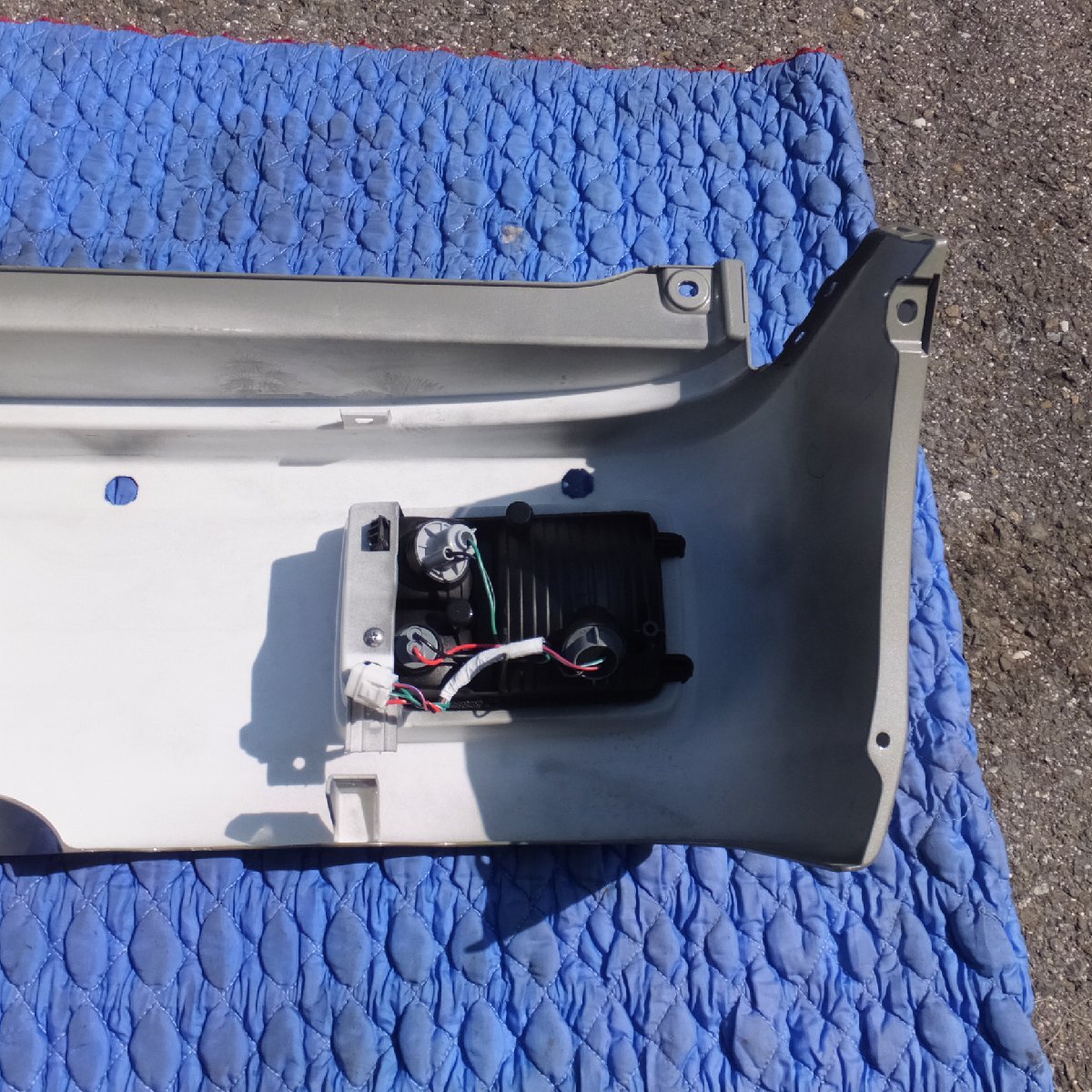 岐阜発 新車外し★日産 NISSAN 純正 クリッパー GX リアバンパー 71811-50T0 グレー系　テールライト 付　スズキ エブリィ OEM★_画像8