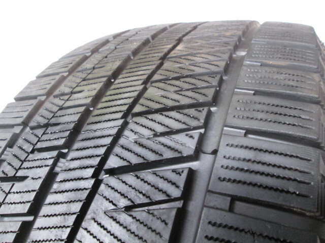 M3-150(送料無料/代引きOK)ランクE 中古 美品 バリ溝 225/45R18 GRIPMAX GRIPICEX 2024年 8分山 スタッドレス 1本のみ_画像4