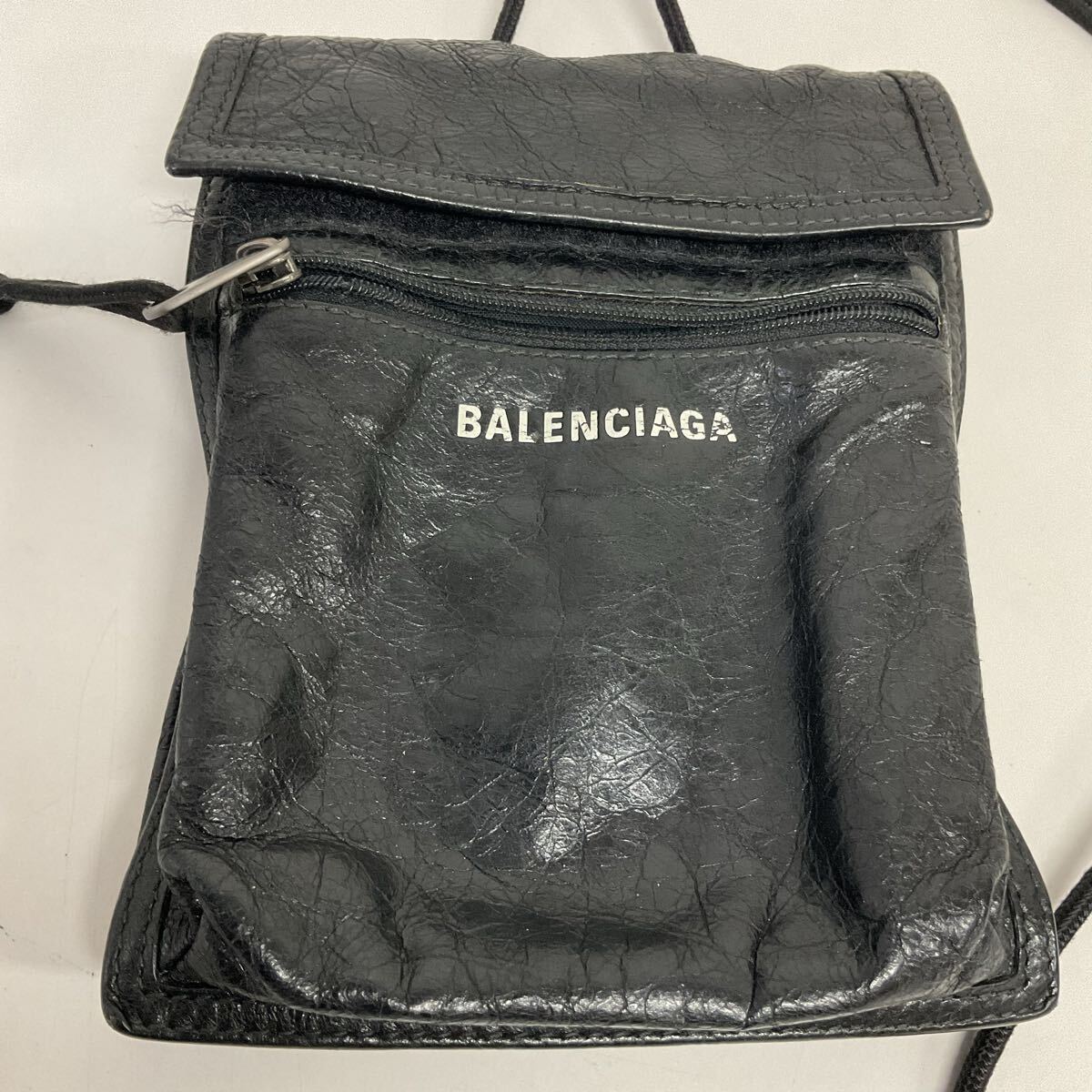営KZ884-60◆ BALENCIAGA バレンシアガ エクスプローラー ブラック レザーミニショルダーバッグ 532298-1000 Y528147 _画像2