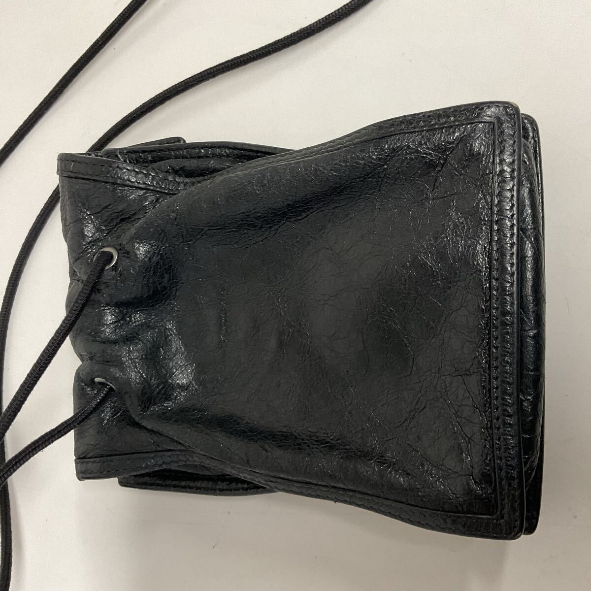 営KZ884-60◆ BALENCIAGA バレンシアガ エクスプローラー ブラック レザーミニショルダーバッグ 532298-1000 Y528147 _画像4