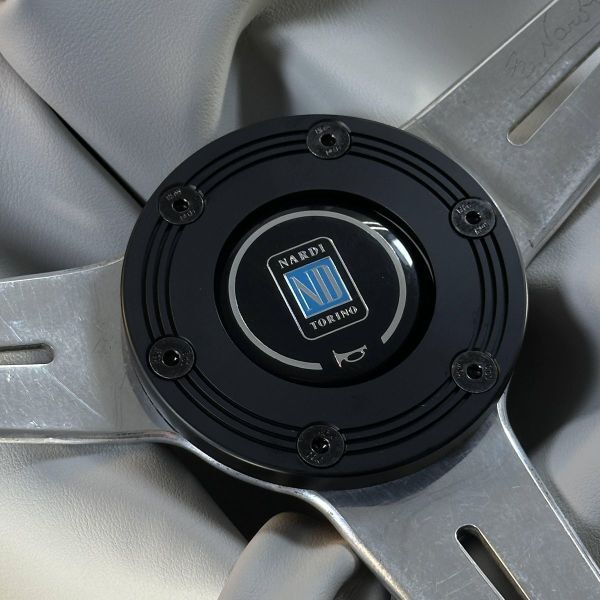 ホーンリング ステアリング NARDI クラシックVITE ブラック ナルディ カスタム 取付ボルト付 スペーサー 内装 パーツ ボス 変換 U1858_画像1