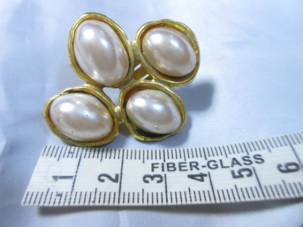 CHANEL シャネル 4P フェイクパール イヤリング バブル期 大ぶり ヴィンテージ 93P 幅 4cm ゴールドカラー 1563_画像8
