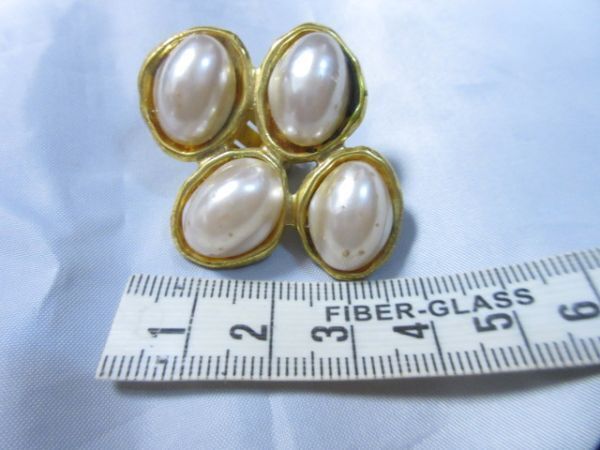 CHANEL シャネル 4P フェイクパール イヤリング バブル期 大ぶり ヴィンテージ 93P 幅 4cm ゴールドカラー 1563_画像9