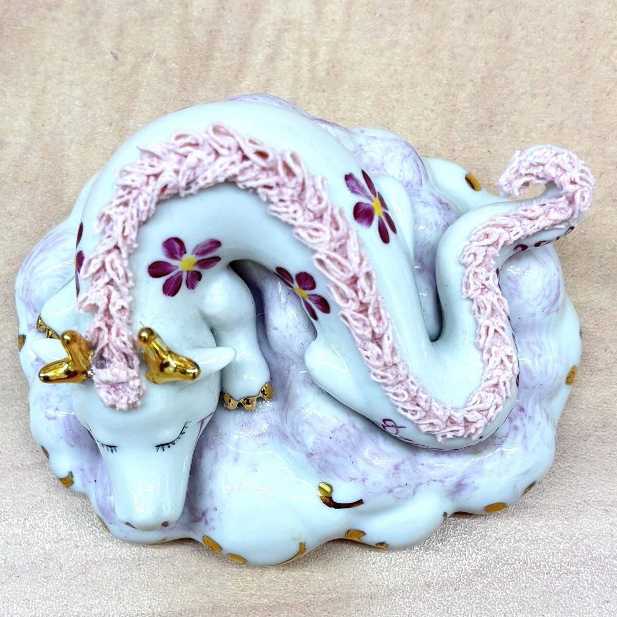 ◎美品　◆アイリッシュドレスデン◆ドリーミングドラゴン 2012年／フィギュリン／置物 ／Irish Dresden／龍 辰年_画像5
