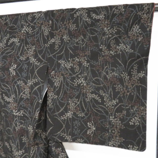 大島紬 着物 中古 正絹 袷 カジュアル 花模様 黒茶色 多色 身丈160cm 裄66cm M きもの北條 A1282-6_画像4