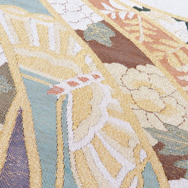 ★きもの北條★ 明綴れ　束ね熨斗に花と蝶の図　箔糸　銀通し　六通　仕立て上がり　中古　正絹　袋帯　T807-17_画像3