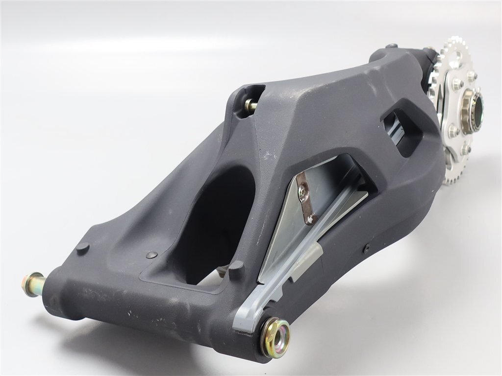 ♪MVアグスタ/F4-750S 純正 片持ち スイングアーム (MV1021A14) 2004年式_画像2