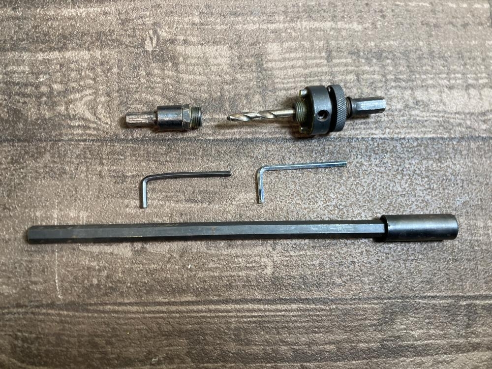 020♪おすすめ品・即決価格♪メーカー不明 ホルソーセット 型式不明　現状品_画像5