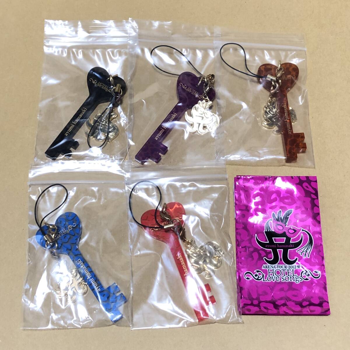 浜崎あゆみ　ayumi hamasaki ARENA TOUR 2012 A　HOTEL Love songs　キーストラップ　全5種　未使用　★★★送料無料★★★ 入手困難_画像1