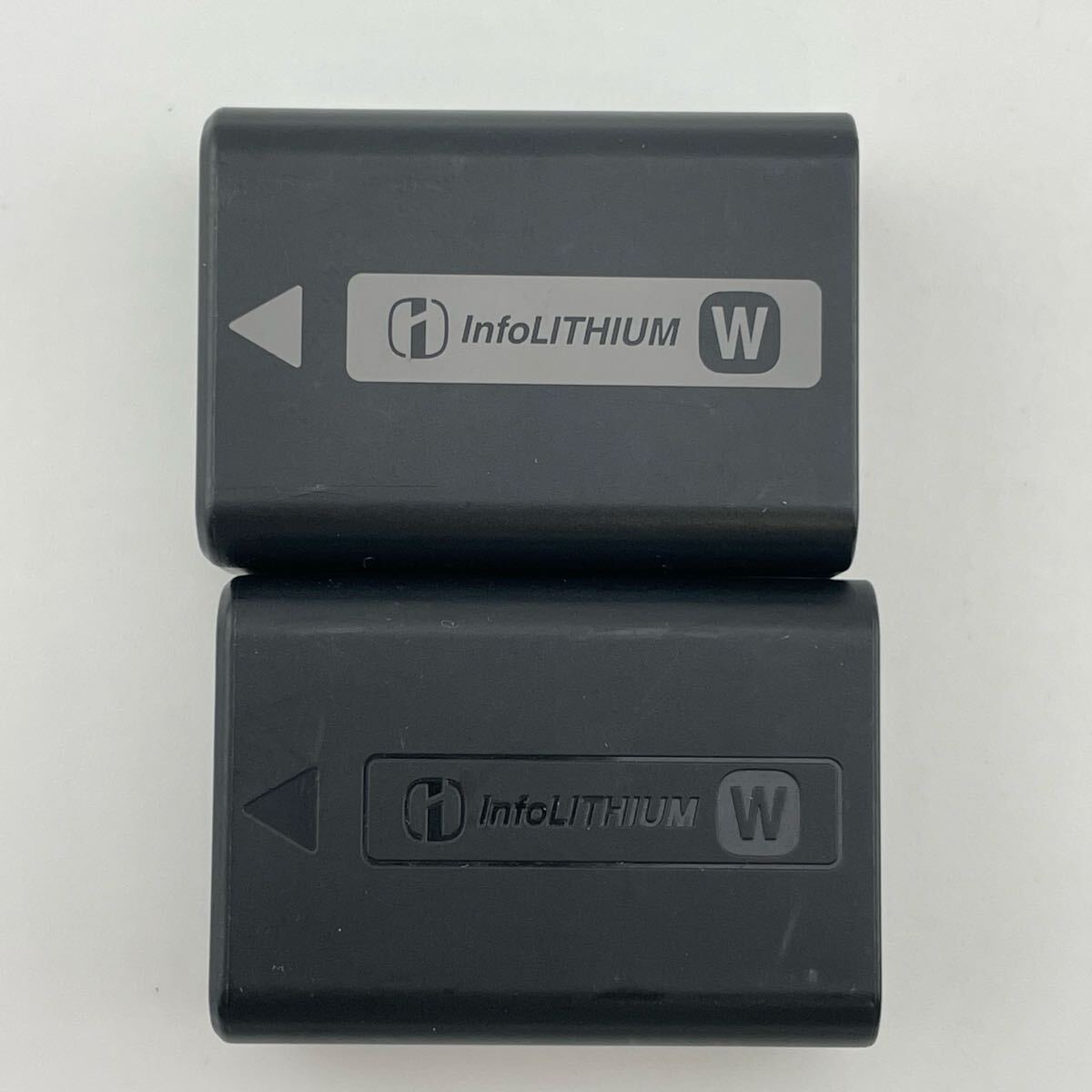 B/2個セット【動作確認済】送料無料 返金保証 電池パック 純正 満充電確認 バッテリー SONY(ソニー) カメラ用バッテリー NP-FW50 _画像2