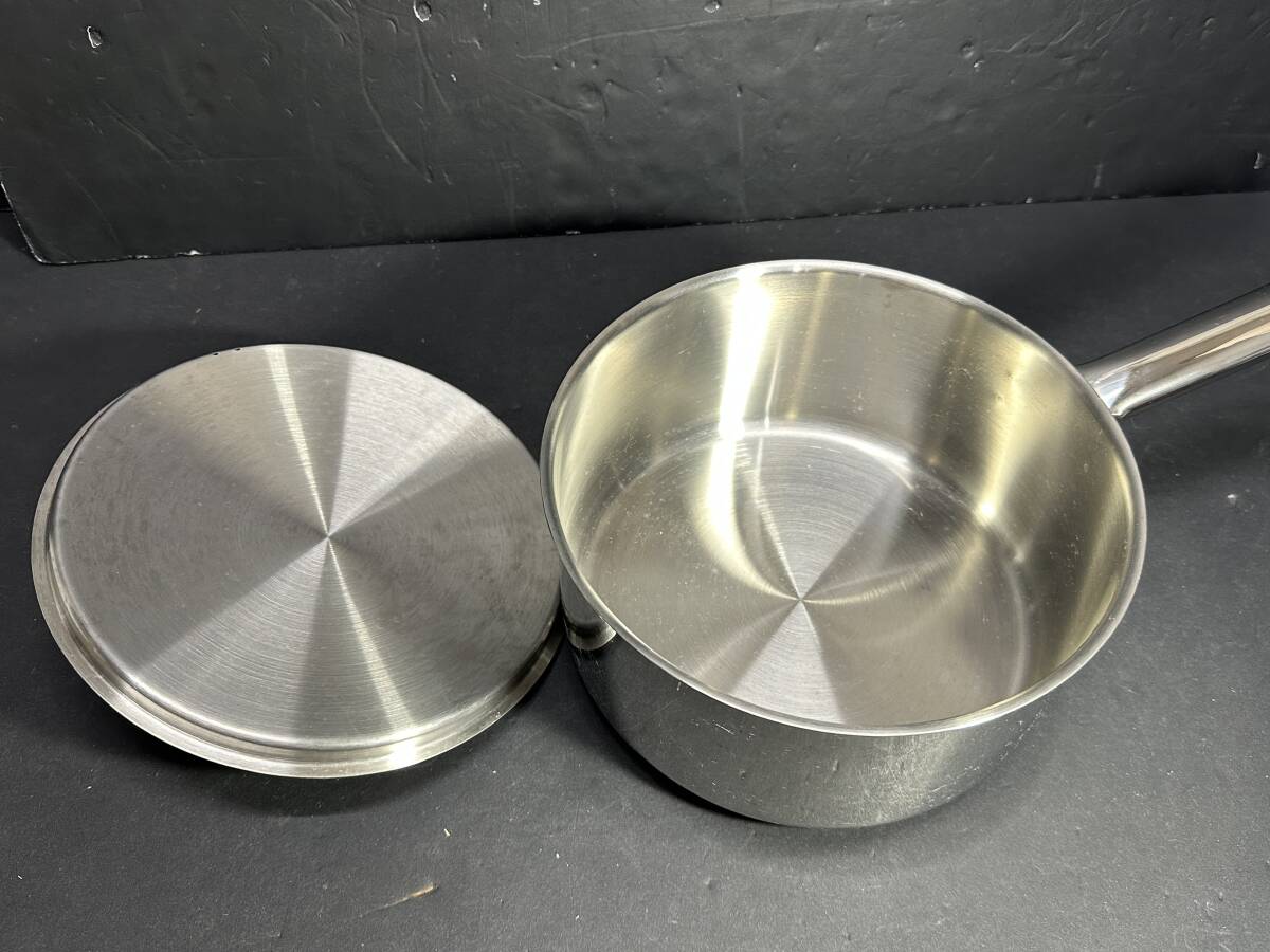 ★格安出品！！ 当時物 現状品 ROYAL DOULTON ロイヤルドルトン 18/10ステンレス 片手鍋 20㎝ 3L 調理器具 箱付き 雑貨 蓋付き KZ731_画像4