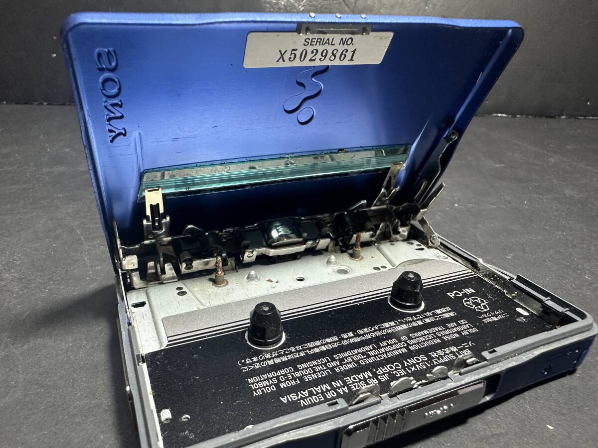 ★コレクター必見！！ 当時物 現状品 SONY WALKMAN WM-EX910 ソニー ウォークマン カセットプレーヤー ブルー ビンテージ 音響機器 KZ807_画像7