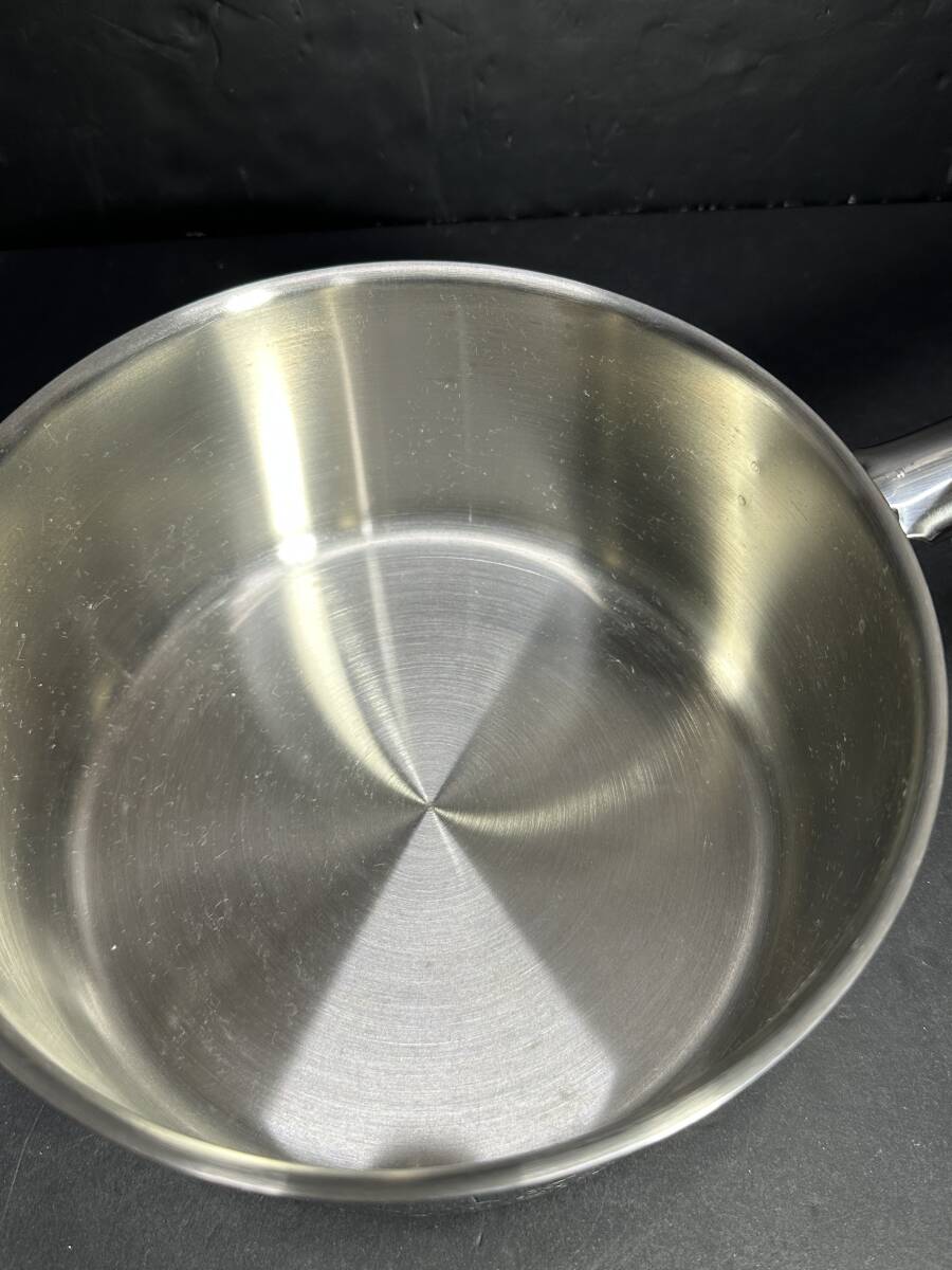 ★格安出品！！ 当時物 現状品 ROYAL DOULTON ロイヤルドルトン 18/10ステンレス 片手鍋 20㎝ 3L 調理器具 箱付き 雑貨 蓋付き KZ731_画像5
