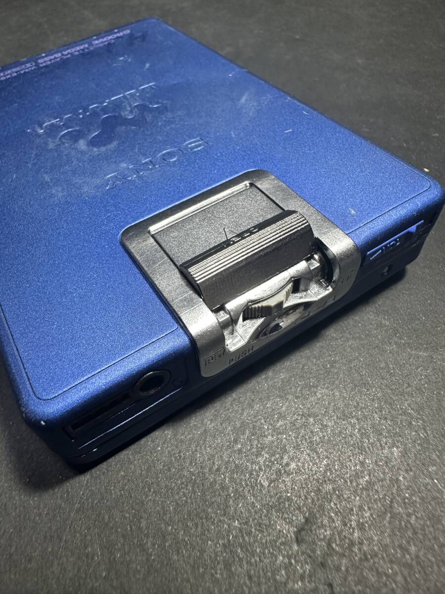★コレクター必見！！ 当時物 現状品 SONY WALKMAN WM-EX910 ソニー ウォークマン カセットプレーヤー ブルー ビンテージ 音響機器 KZ807_画像5