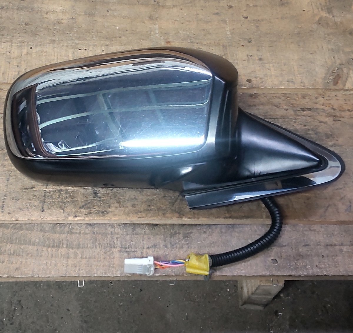 右 ドアミラー 日産 セドリック PAY31 H6/5 黒 メッキ 96301-1H720 中古 16007041_画像2