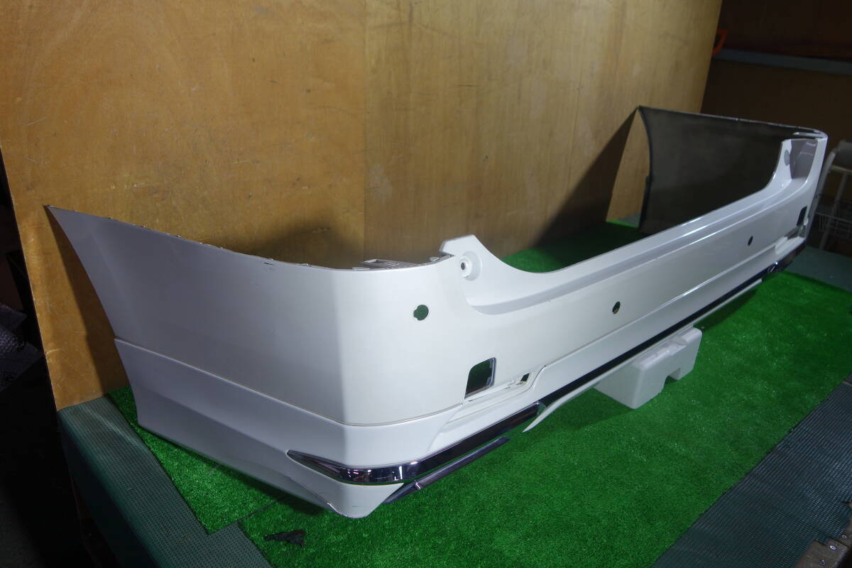 21233　30 アルファード X/G　ヴェルファイア V/X リアバンパー ＋ モデリスタ 070 パール 要補修 52159-58160_画像3