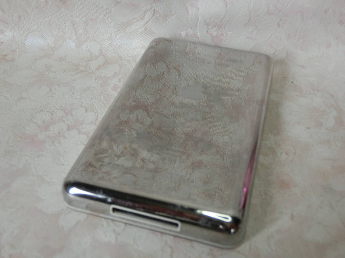 【ジャンク品】iPod classic A1136-30GB 本体のみ(通電確認済み/動作未確認/ボタン操作難あり)1072_画像4