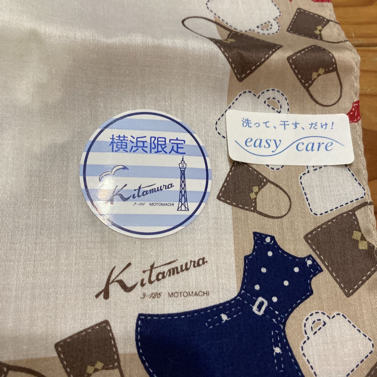 新品即決送料無料♪Kitamura キタムラ　横浜限定　大判ハンカチ＆タオルハンカチセット　_画像7