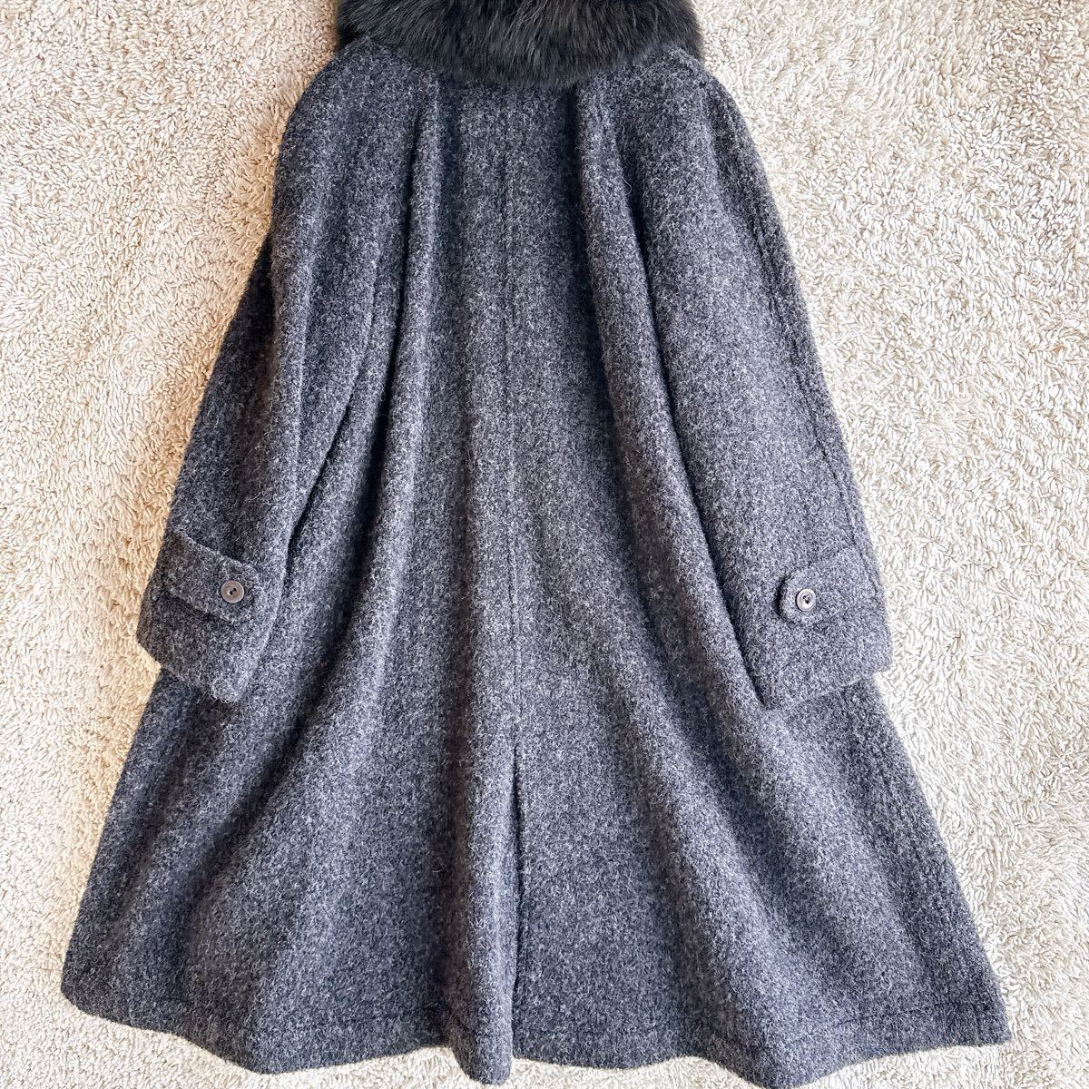 大きいサイズ《美品》DELBA ふわふわベビーアルパカのコートデルバ　ポンチョコート　Aラインファー付きコート_画像3